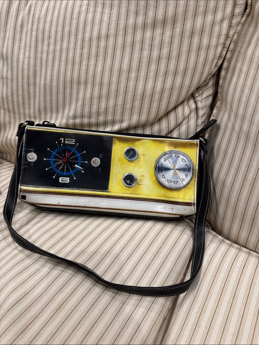 Relic clock radio novelty shoulder bag purse
